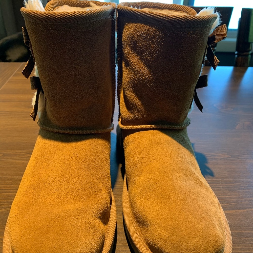 Boots - Picture 2 of 3
